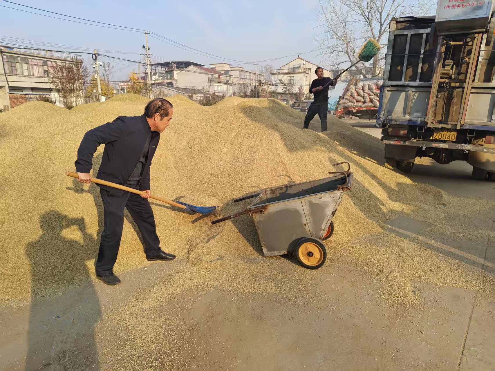 扎根乡村践初心 实干担当促振兴3.jpg