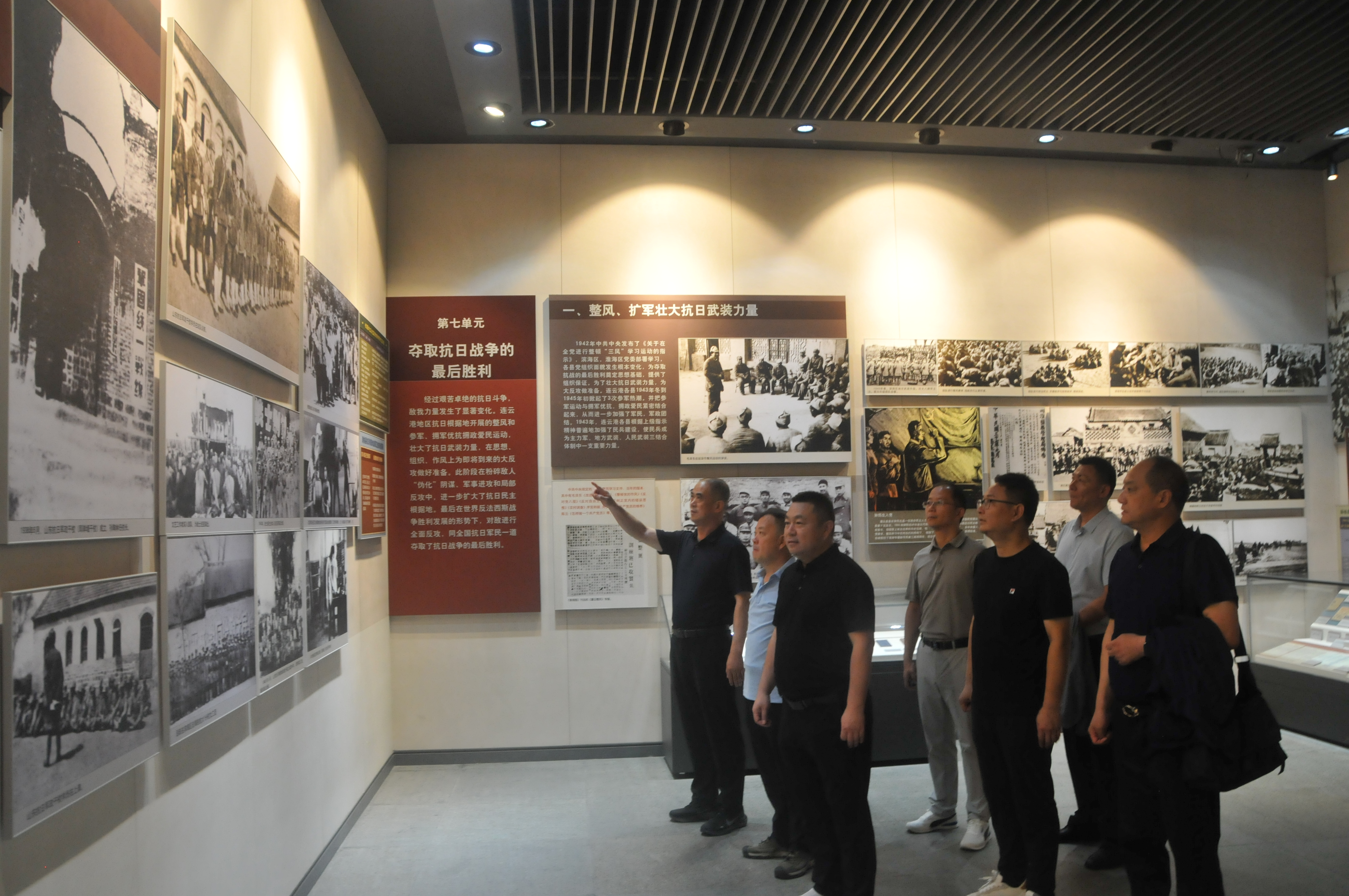 连云港市审计局开展退役军人庆“八一”活动.JPG