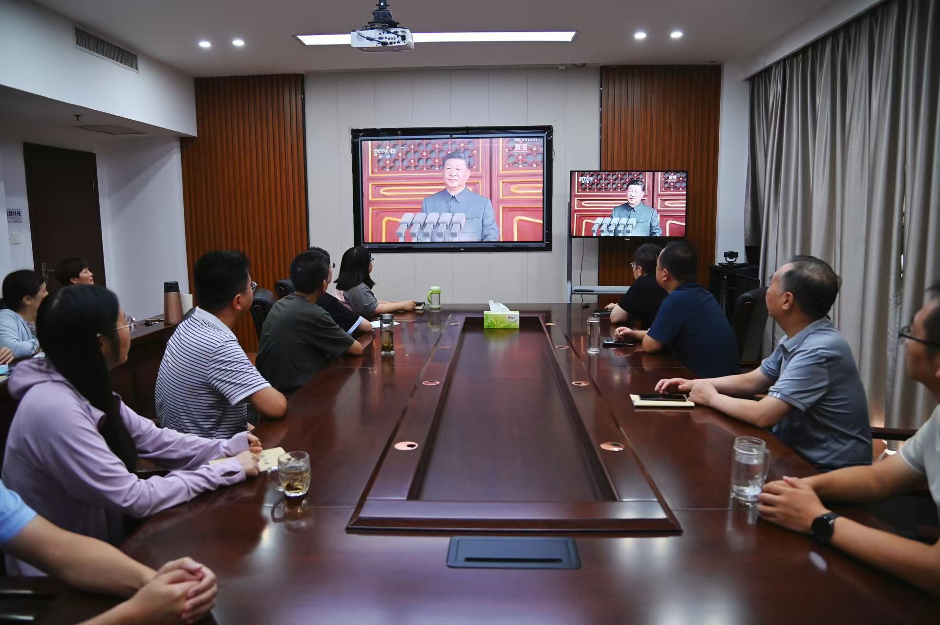 （20250903）灌云县审计局组织观看纪念中国人民抗日战争暨世界反法西斯战争胜利80周年大会2.png
