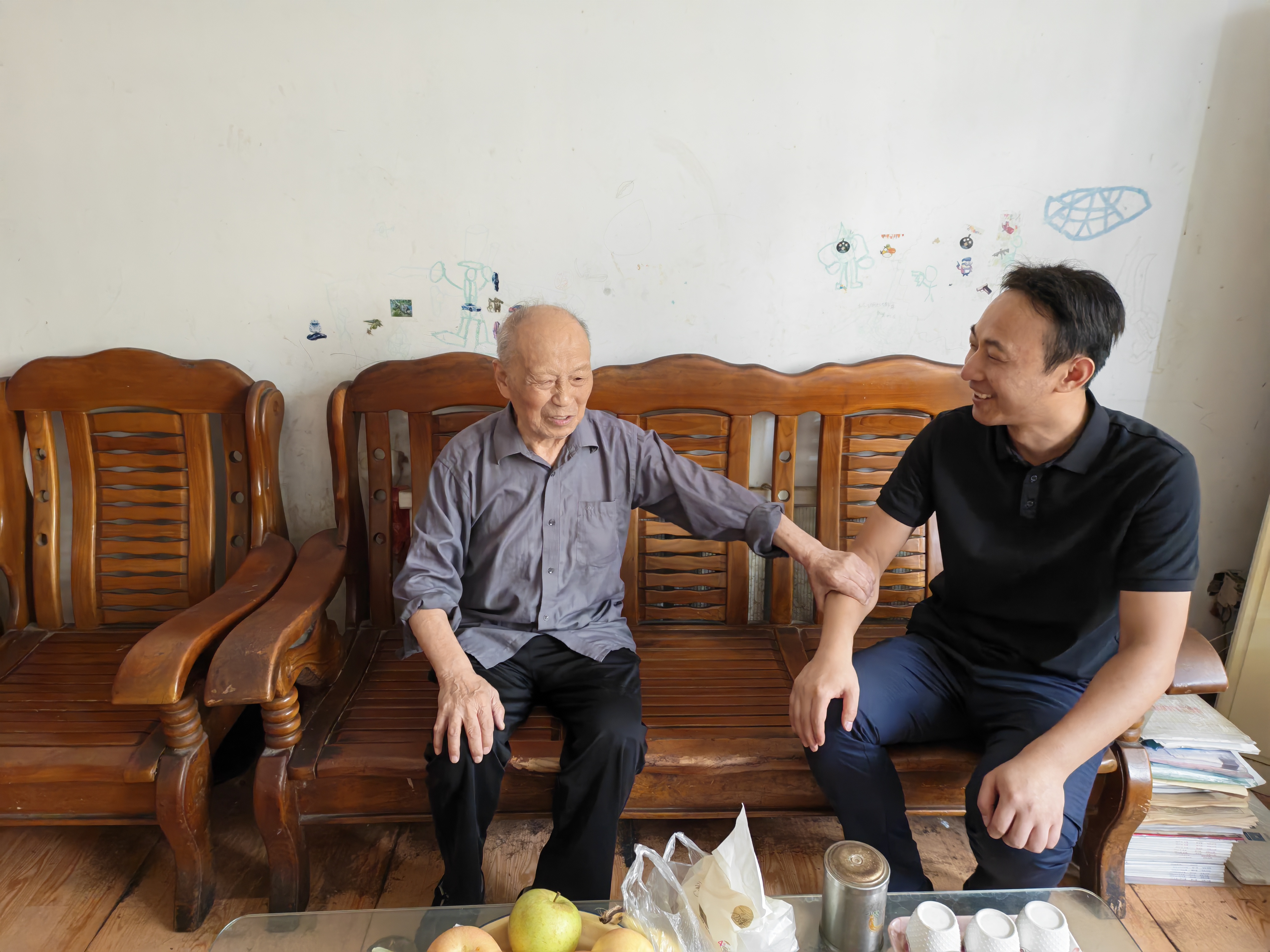 情系老干部  中秋送关怀1.jpg